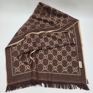 Gucci GG Wool Jacquard Large Scarf Reversible in Chocolate and Beige..